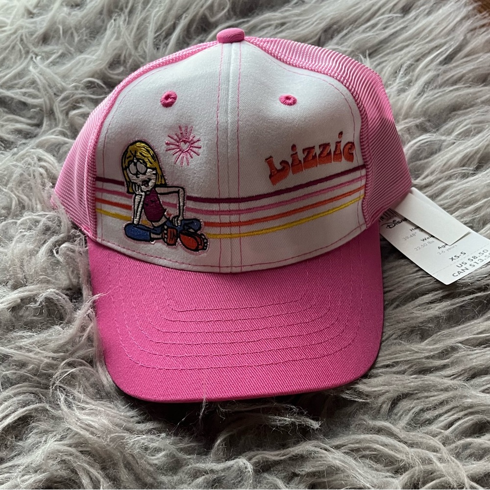 🛑SOLD🛑Disney store Girls Lizzie McGuire trucker hat NWT - Picture 1 of 4